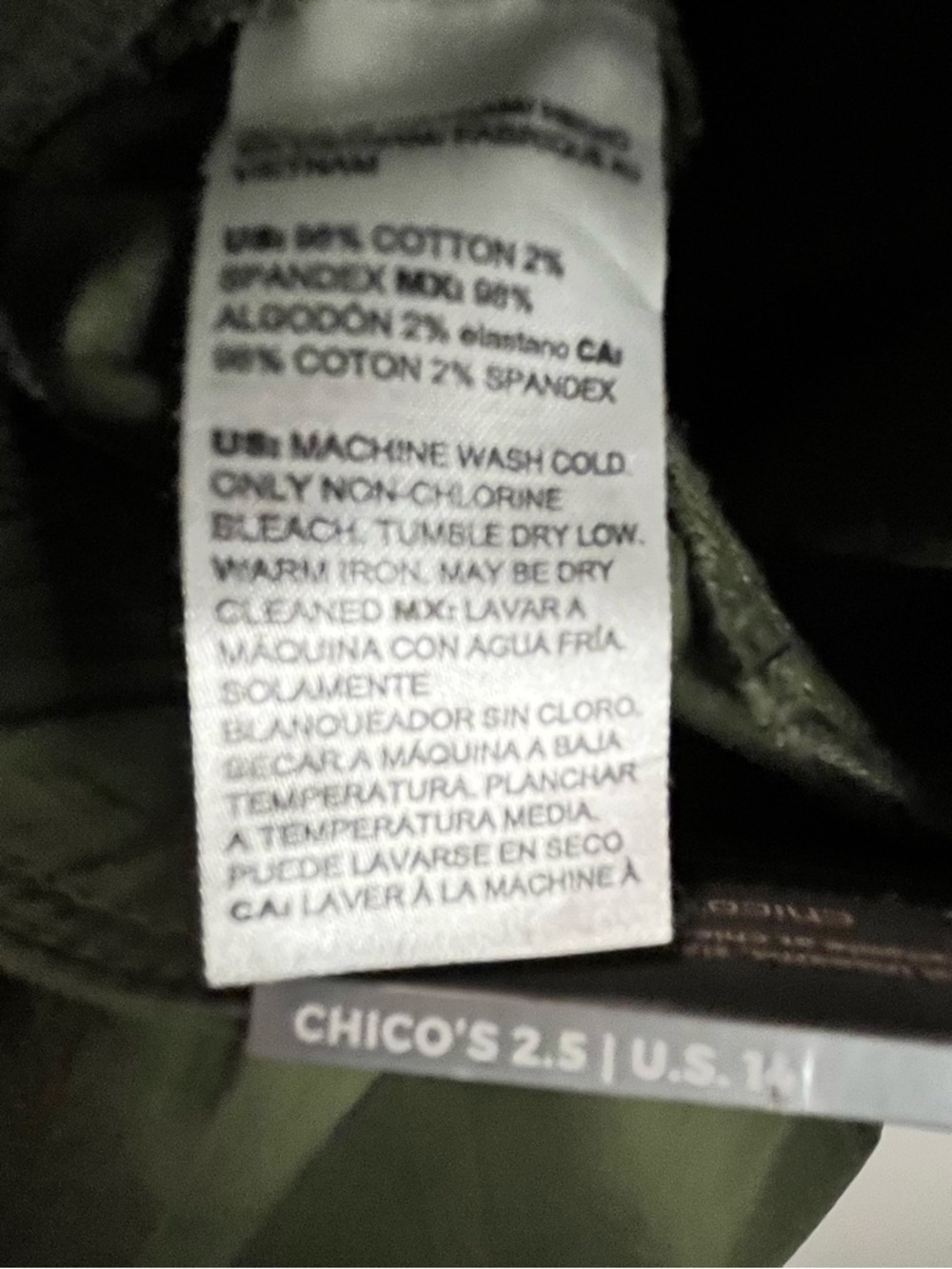 NWT Chico's Olive Green Utility Cargo Shorts Sz 2.5 (12-14) - Picture 4 of 5